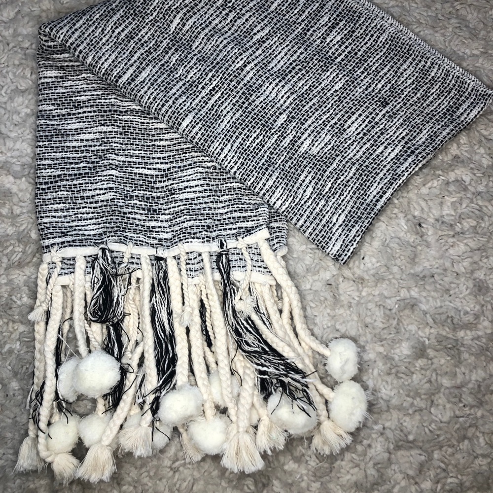 Altar’d State Tassel Scarf